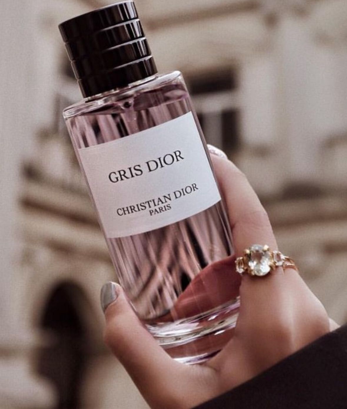 Gris Dior